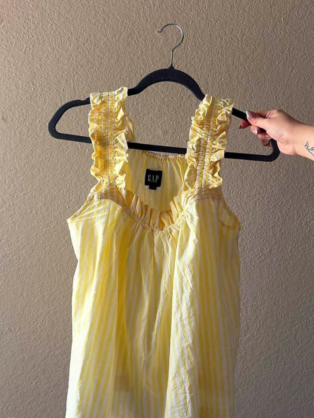 Gap Womens Yellow and White Striped Sleeveless Ruffle Strap Top